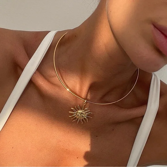 New Trendy Gold Sun Pendant Choker Necklace Statement Collar Boho Jewelry Chunky